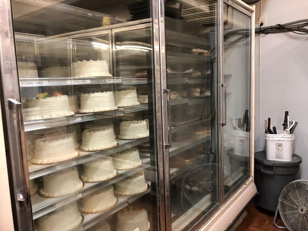 Traub's Bakery: 1020 Lincoln Avenue, Prospect Park, PA 19076